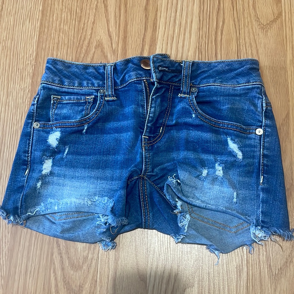 American Eagle Outfitters distressed jean short